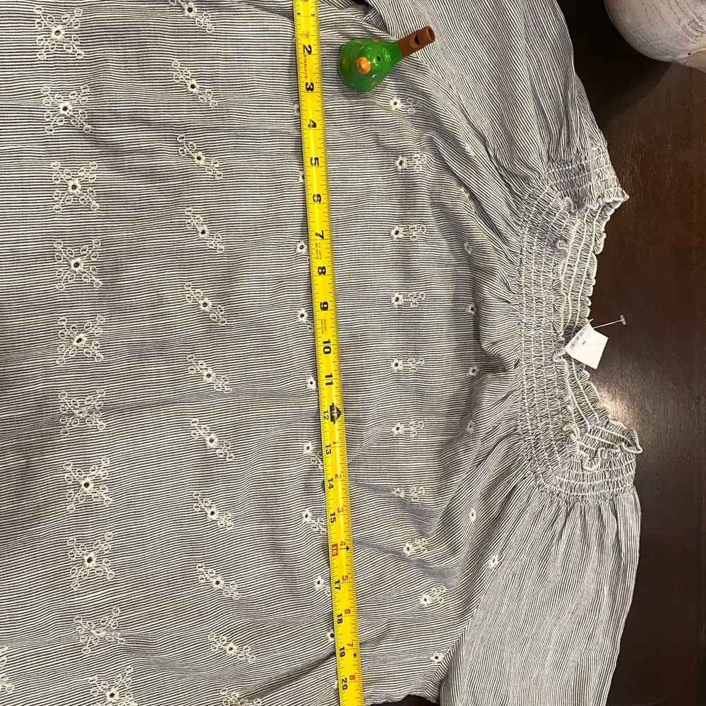 Eyelet Striped Linen Gap Blouse - Picture 7 of 7